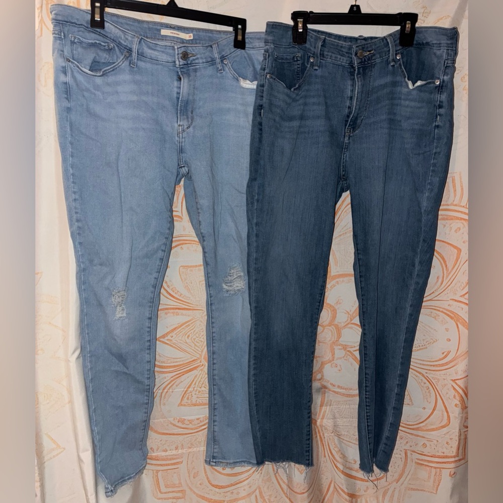Levi's Women's Light Blue and Medium Blue Skinny Jeans - Pair - Picture 2 of 13